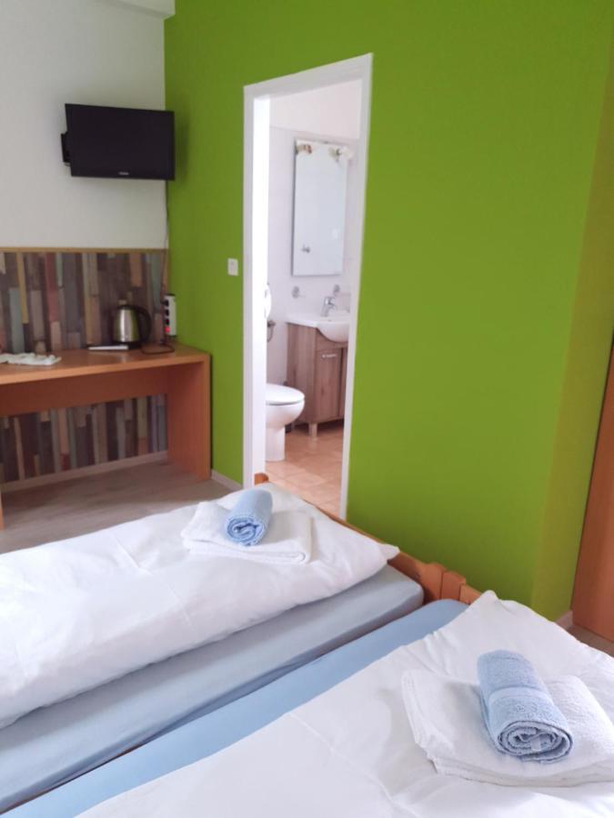 Guesthouse Osvald Zirovnica Kültér fotó